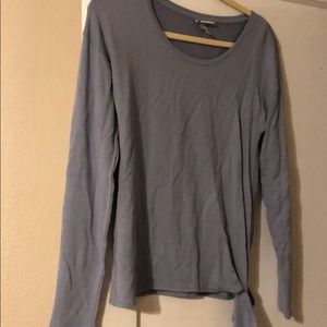 Sleeve shirt ties on the side